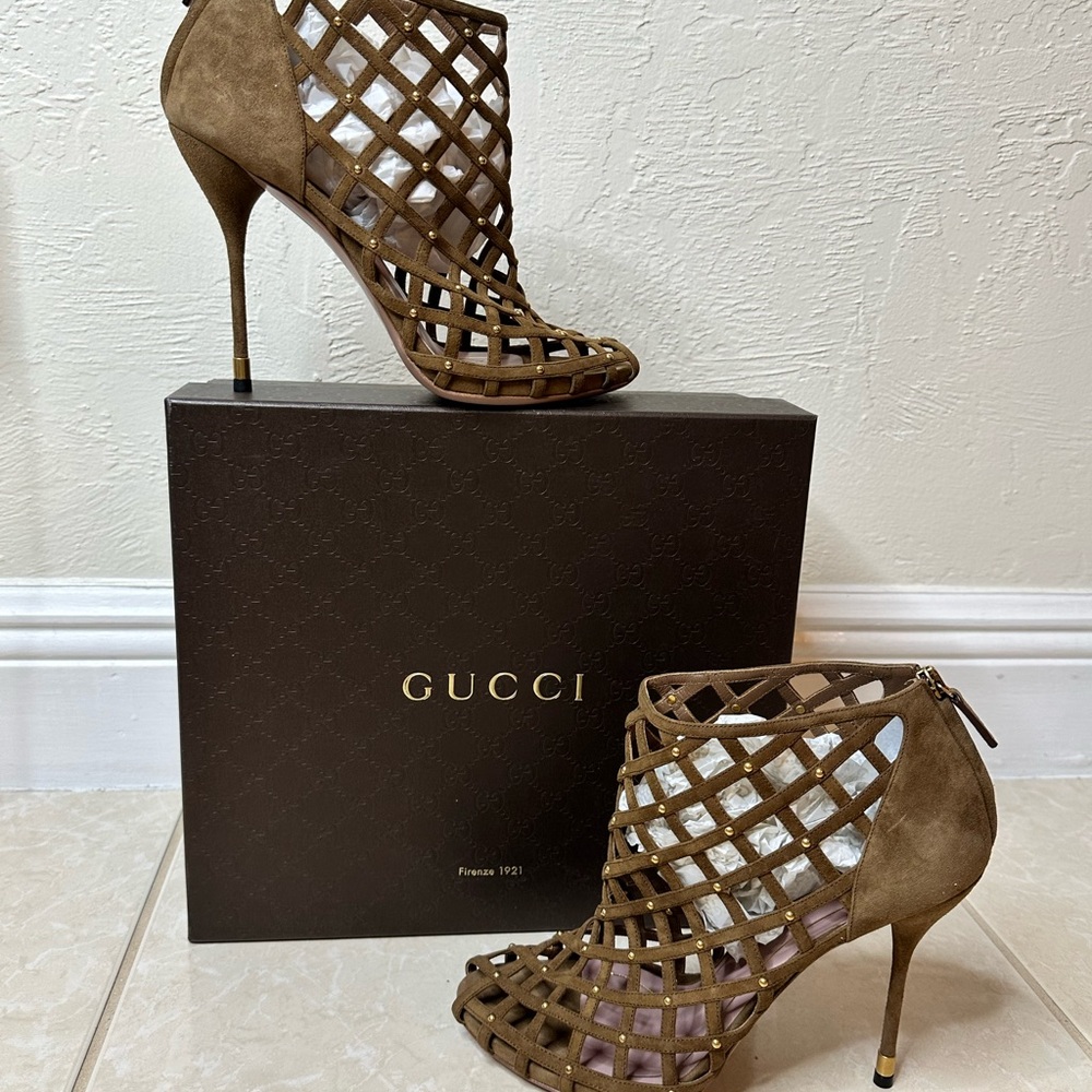 Gucci Heels Brand New Never Worn size 40 (US size 9.5)